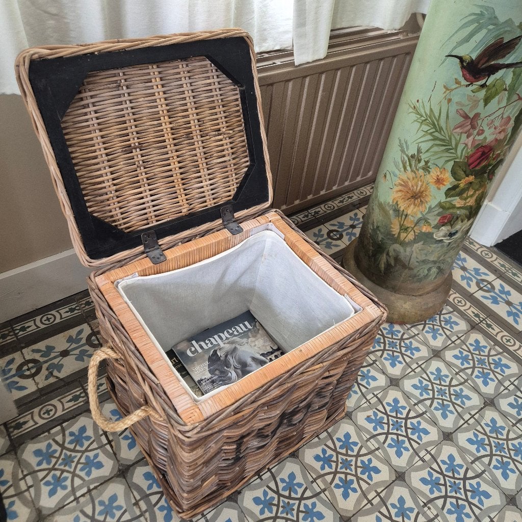 Stevige opbergkist / bijzettafel / extra zitplaats 44x36x44, Ophalen, Zo goed als nieuw