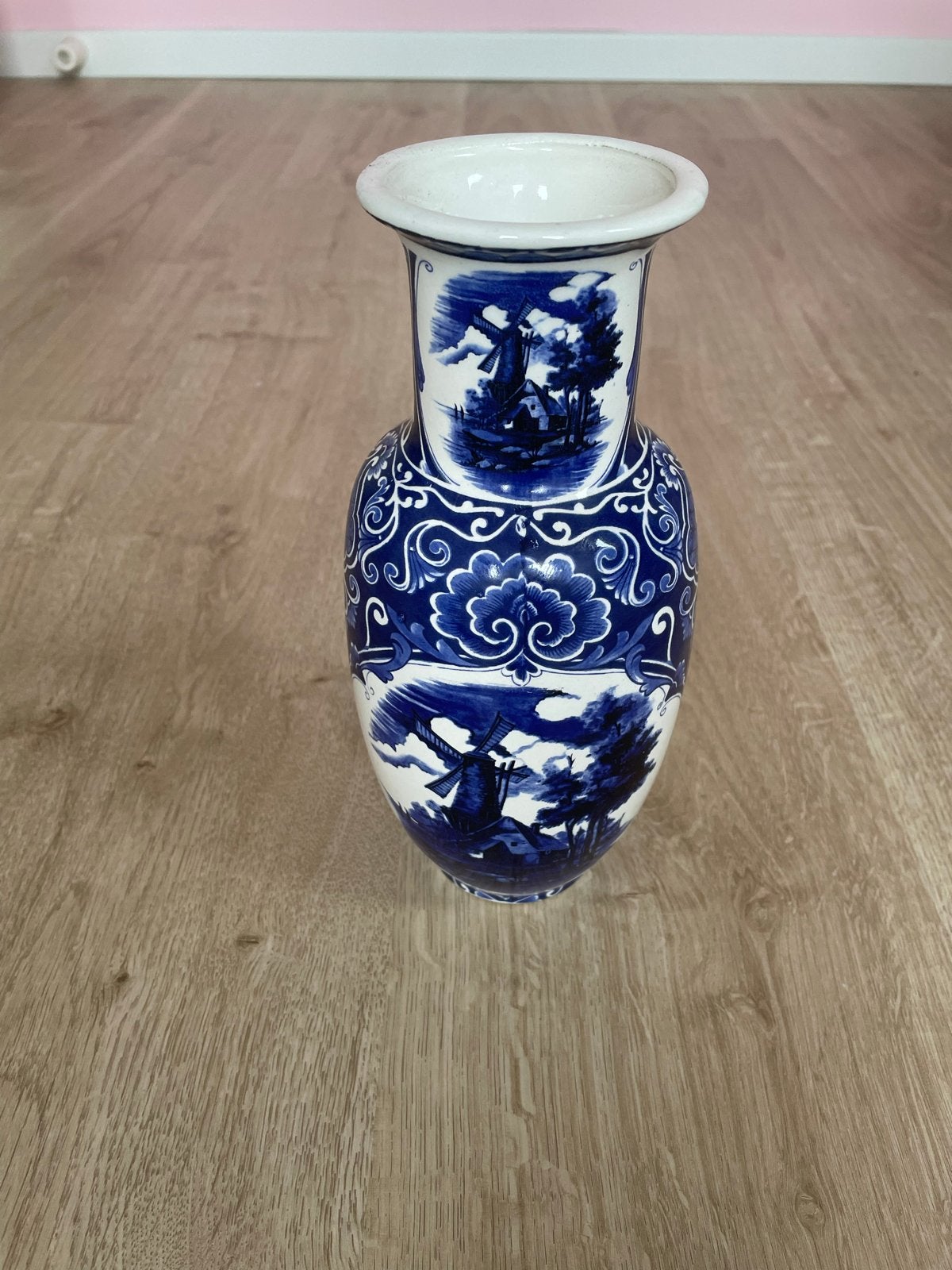Delfts blauwe vaas met molenlandschap, Ophalen of Verzenden