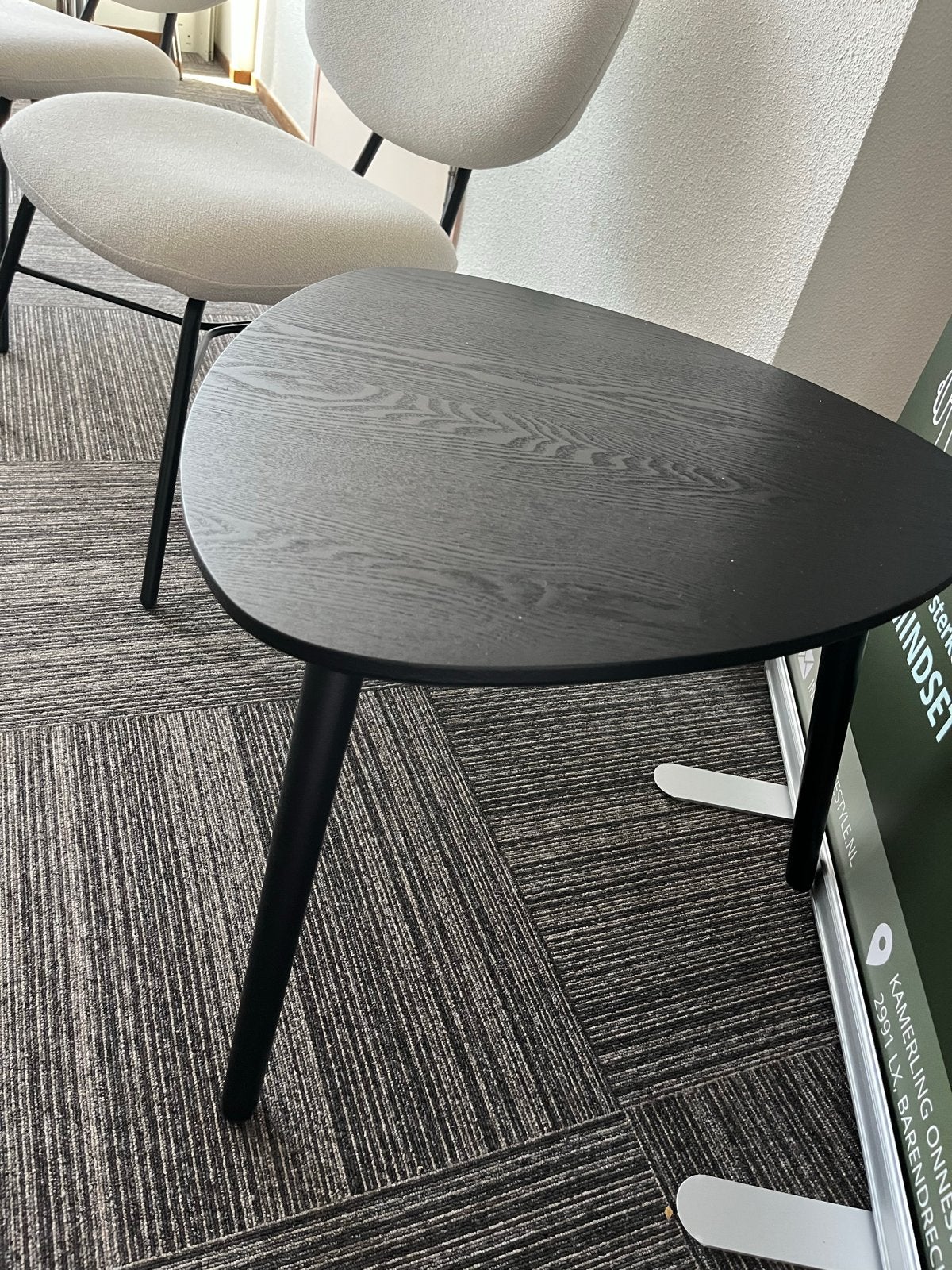 Zwart bijzettafeltje - Modern design, Ophalen, Minder dan 45 cm, Minder dan 55 cm, Zo goed als nieuw
