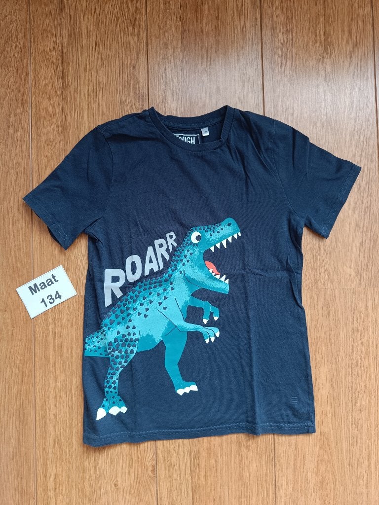 Dino t-shirt C&A maat 134 donkerblauw, C&A, Ophalen of Verzenden, Zo goed als nieuw, Shirt of Longsleeve