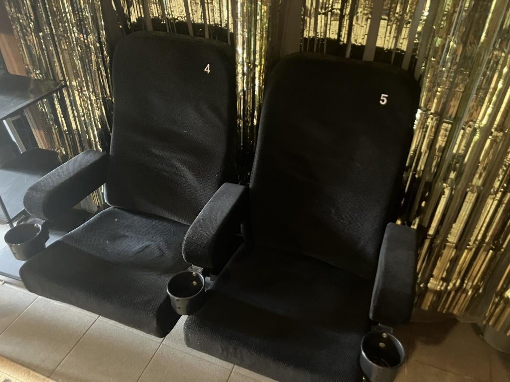theater stoelen, Huis en Inrichting, Ophalen, Zie foto, Gebruikt, Twee