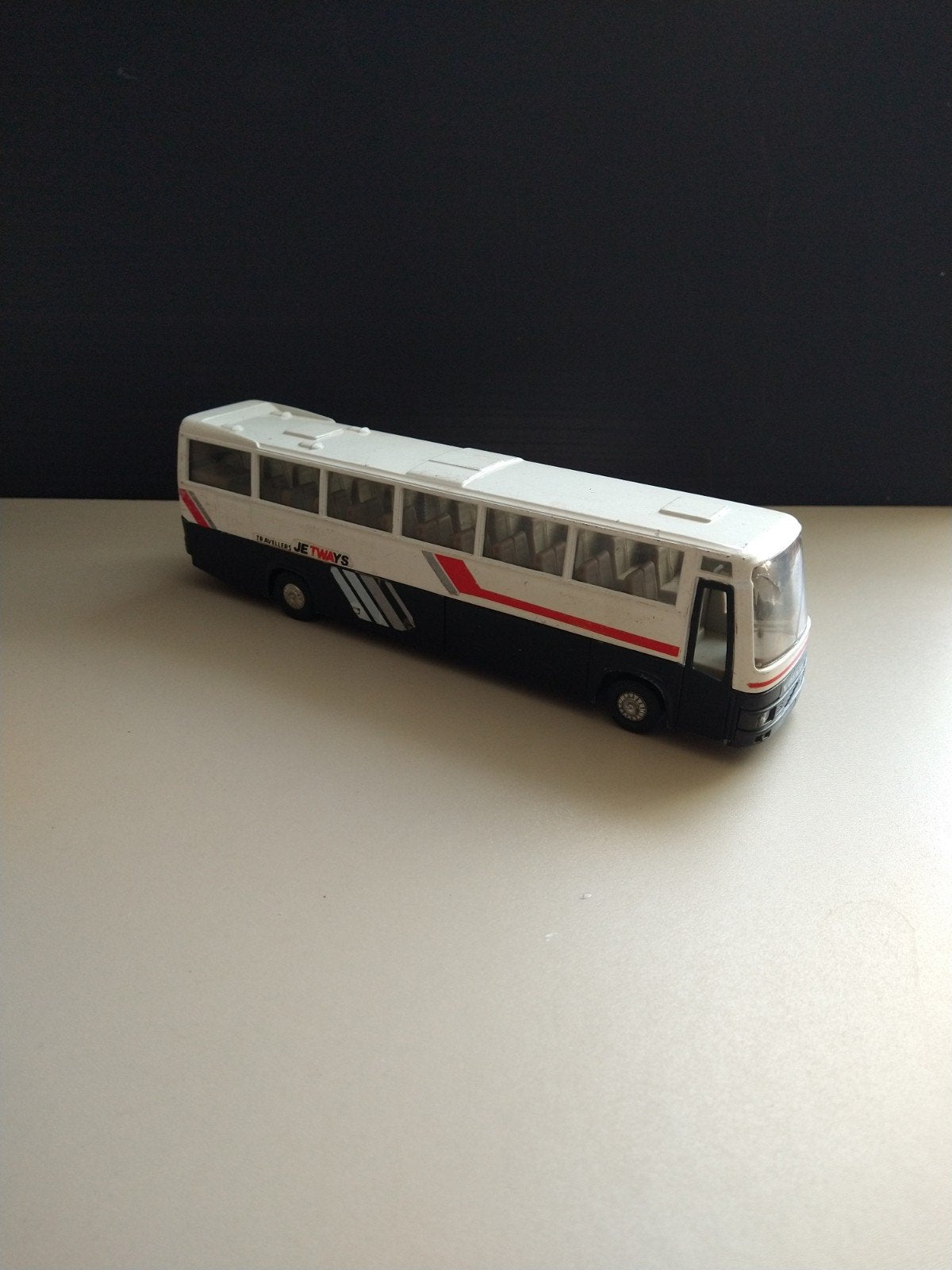 Joal Schaal 1/50 Volvo Jetways Bus Model, Ophalen of Verzenden, Gebruikt, Bus of Vrachtwagen, Overige merken