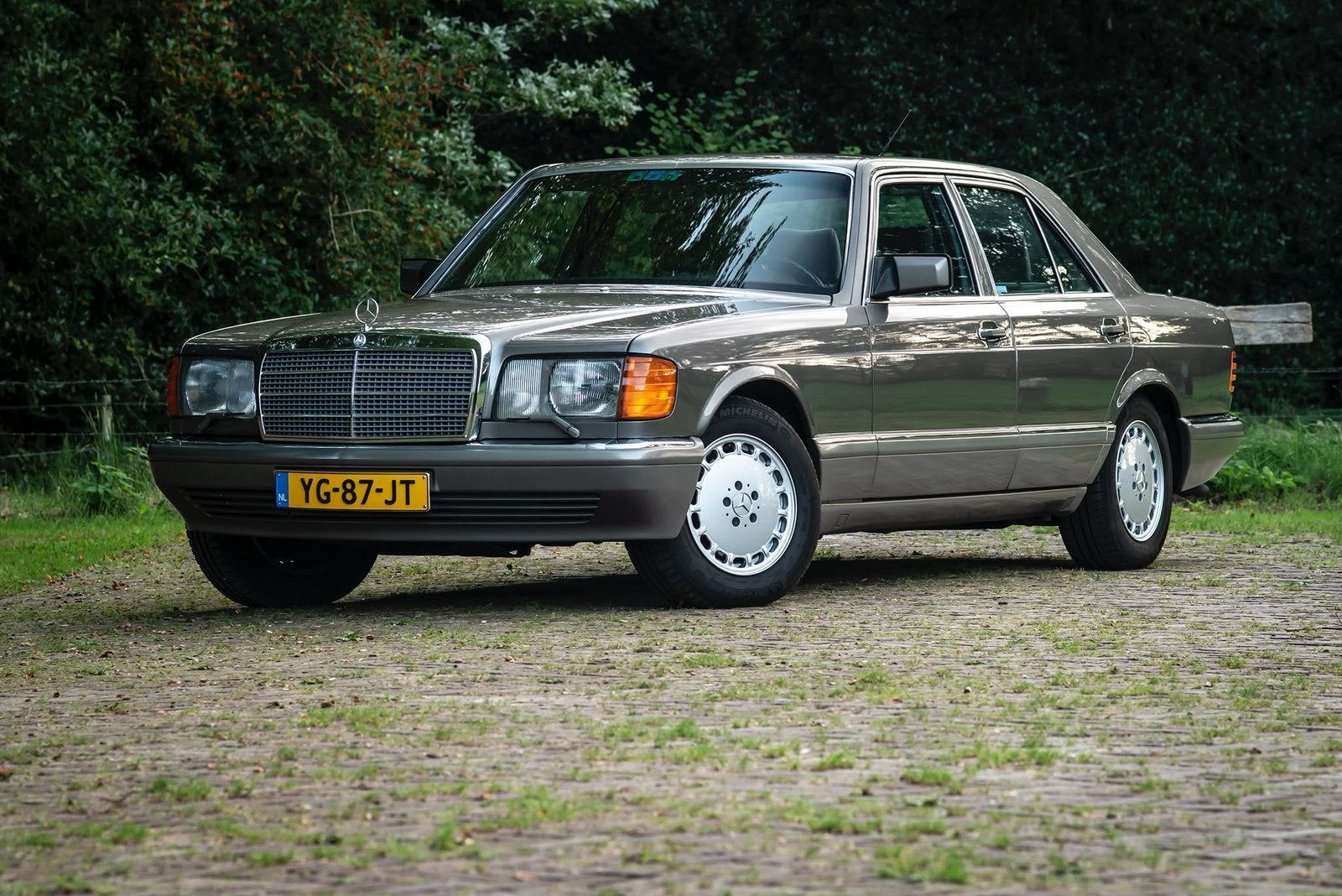 Mercedes- Benz S-Klasse 5.0 500 SE V8 AUT 1990 NIEUWSTAAT!, Dealer onderhouden, 4973 cc, 8 cilinders, Origineel Nederlands