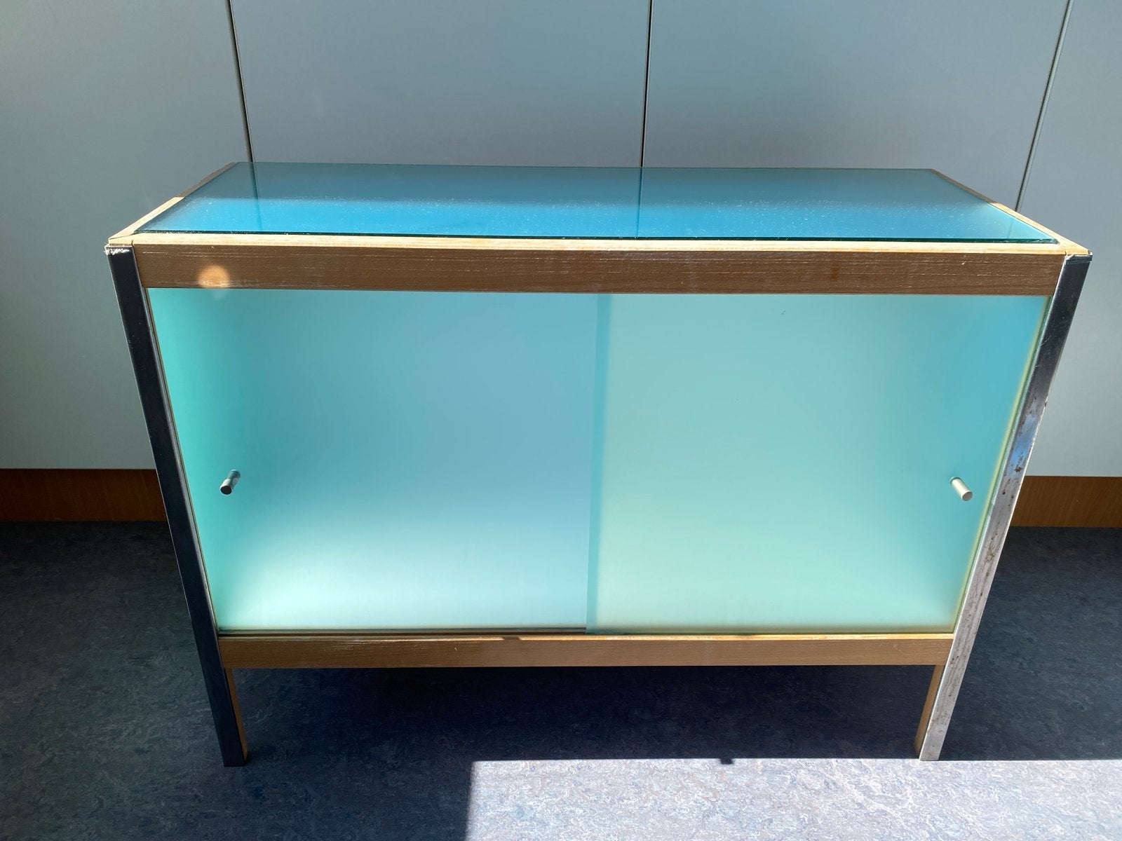 Kewlox kastje met glazen topplaat - 79,5x31,5x60cm, Huis en Inrichting, Ophalen, Gebruikt