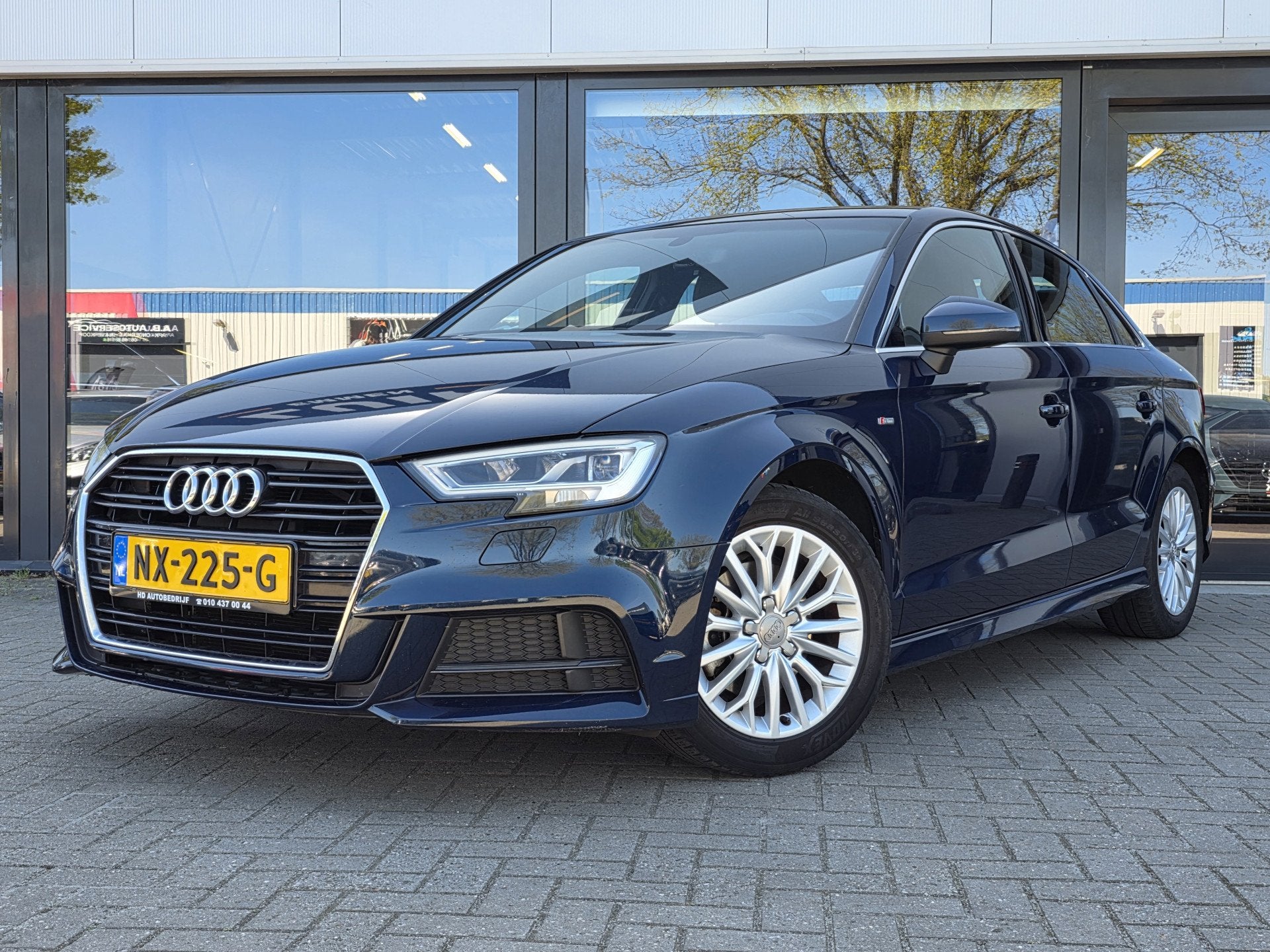 Audi A3 Limousine 1.0 TFSI Sport S Line Edition + B&O SOUND, Auto's, Voorwielaandrijving, Gebruikt, Blauw, Automatische klimaatregeling