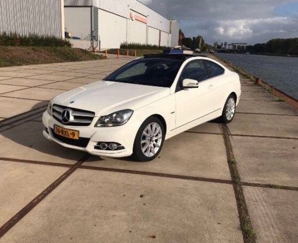 Mercedes-Benz C-Klasse 1.8 C180 Kompr Sportcoupe AUT 2011, Auto's, Automaat, 15 km/l, 1800 kg, 4 stoelen