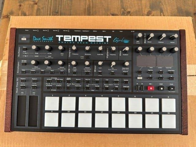 DSI Tempest analog drum machine & 6 voice synth ZGAN, Muziek en Instrumenten, Drumcomputers, Ophalen, Zo goed als nieuw, Overige merken