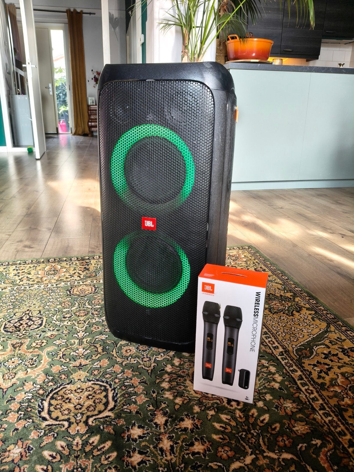 JBL Partybox 310 met draadloze microfoons