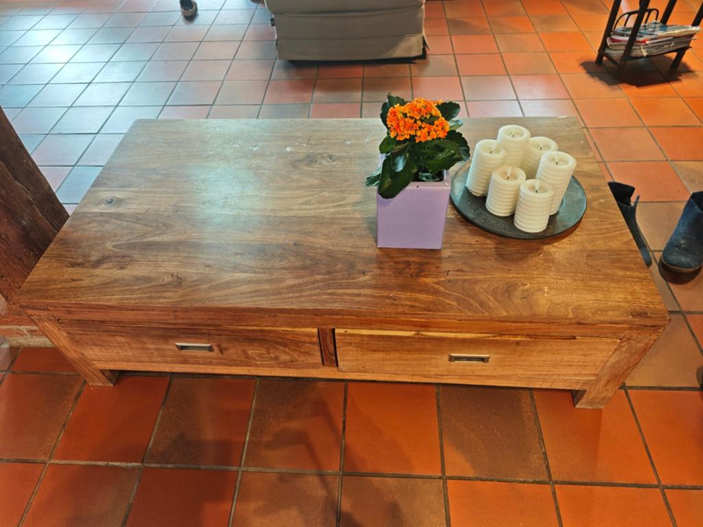 Te koop tafeltje met lades., Ophalen, Gebruikt, 100 tot 150 cm, 50 tot 100 cm