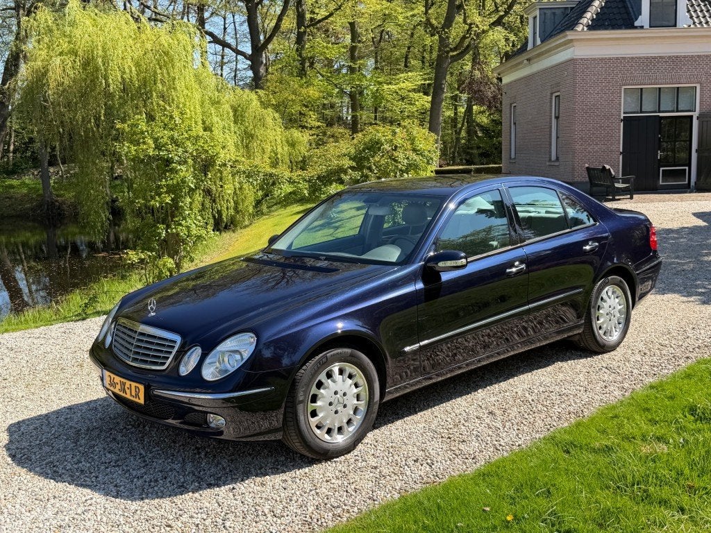 Mercedes-benz E-KLASSE 320 v6 ELEGANCE Automaat NL-auto 165., Automaat, Achterwielaandrijving, Gebruikt, Blauw