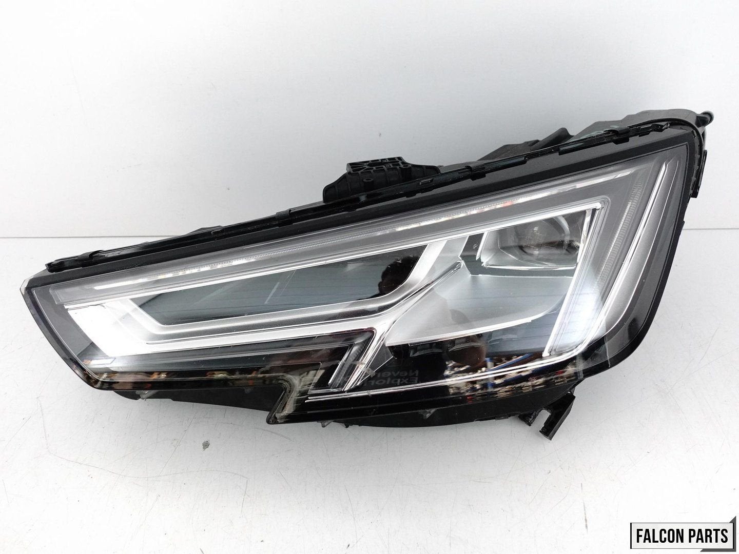 AUDI A4 S4 B9 KOPLAMP LINKS FULL LED 8W0941033, Gebruikt, -, -, -