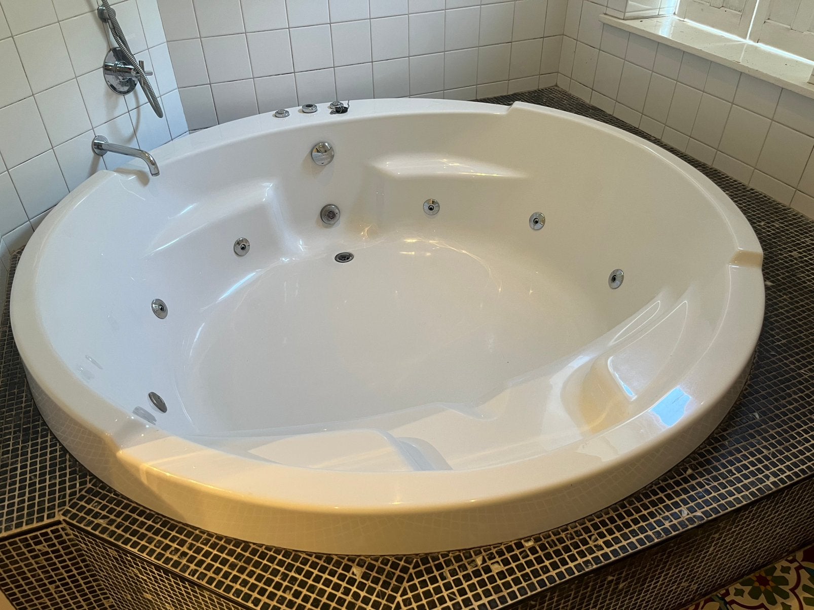 Whirlpool jacuzzi ligbad rond, Ophalen, Gebruikt