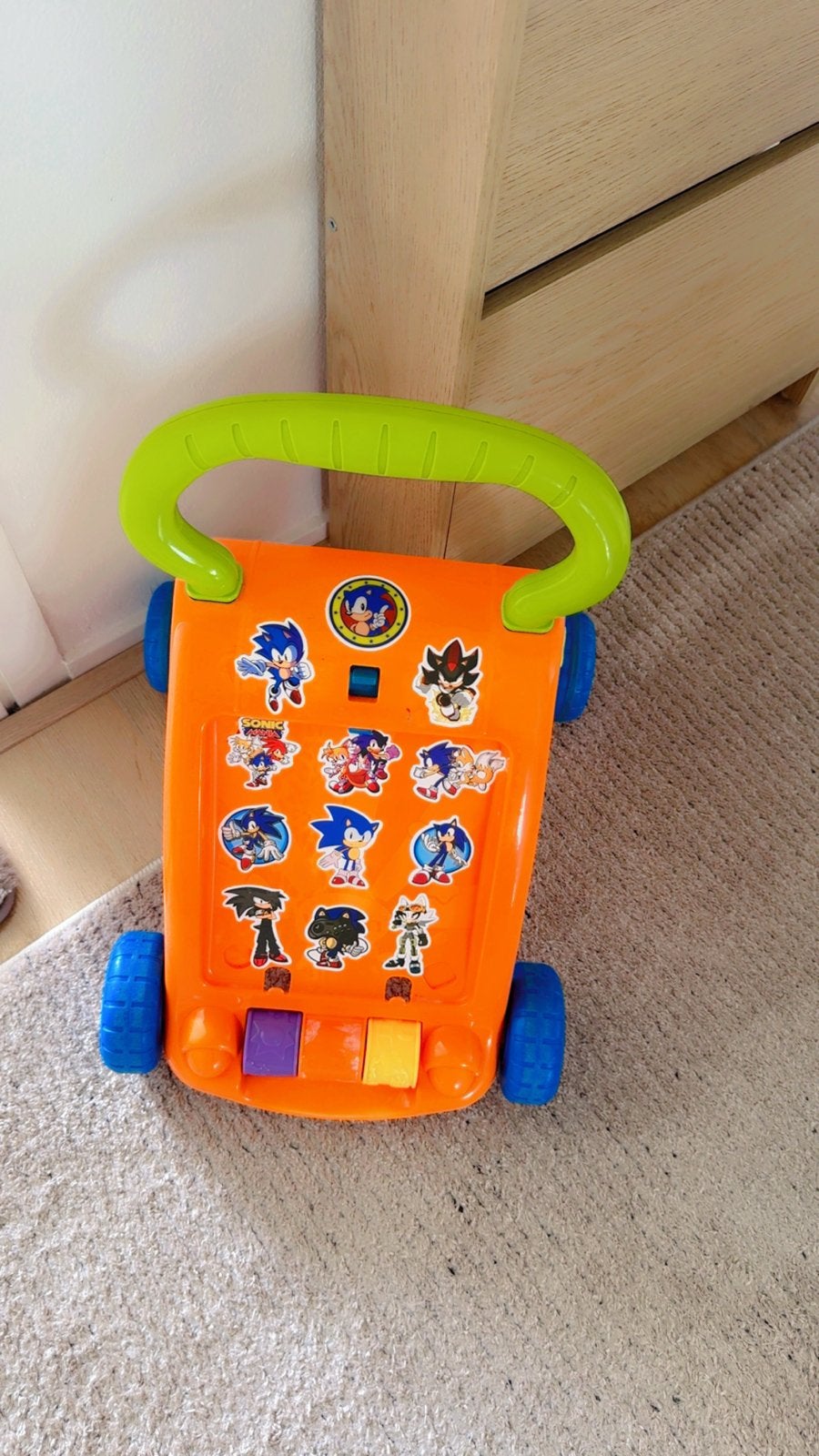Loopwagen met Sonic stickers, Kinderen en Baby's, Ophalen of Verzenden, Gebruikt, Overige typen, Met wieltjes