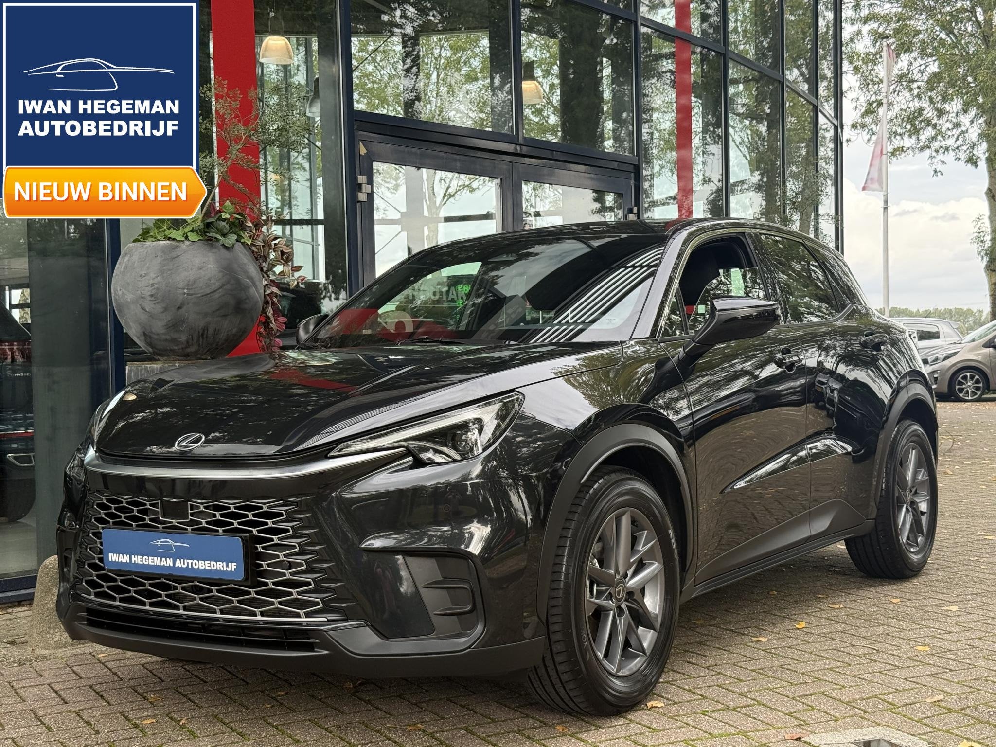 Lexus LBX 1.5 AUTOMAAT | Navigatie | Cruise Control | Climat, 12 maanden, Stof, Gebruikt, Zwart