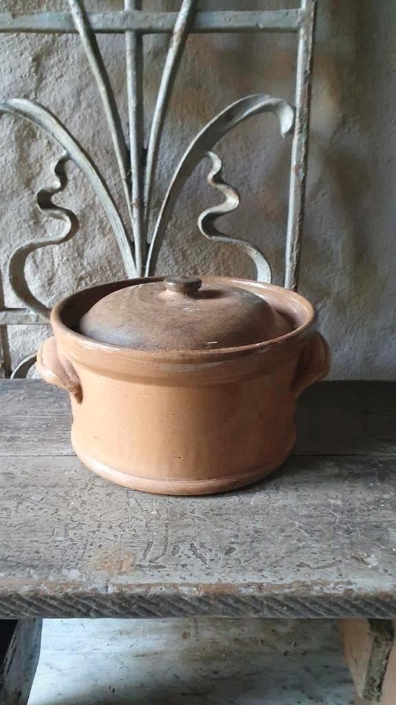 oud doorleefd profençaals mosterdkleurige ovenpot terrine, Ophalen of Verzenden