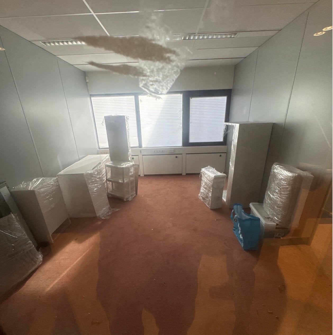 Kantoormeubilair - Diverse kasten en bureaus, Zakelijke goederen, Werkplek, Ophalen, Gebruikt, Kast