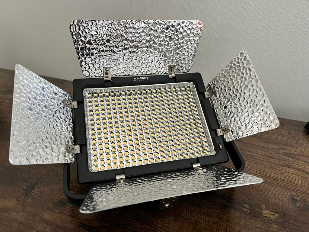 Led lamp Yongnuo incl accu, Ophalen of Verzenden, Zo goed als nieuw
