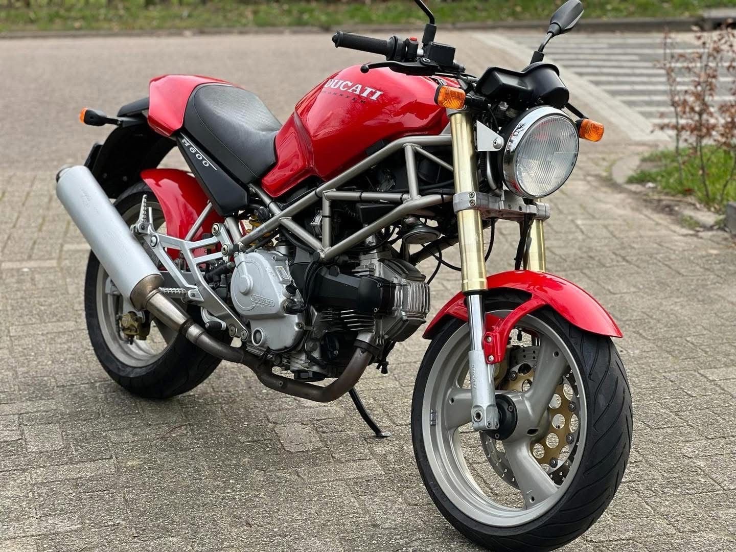 Ducati Monster M600 - Rode Naked Bike