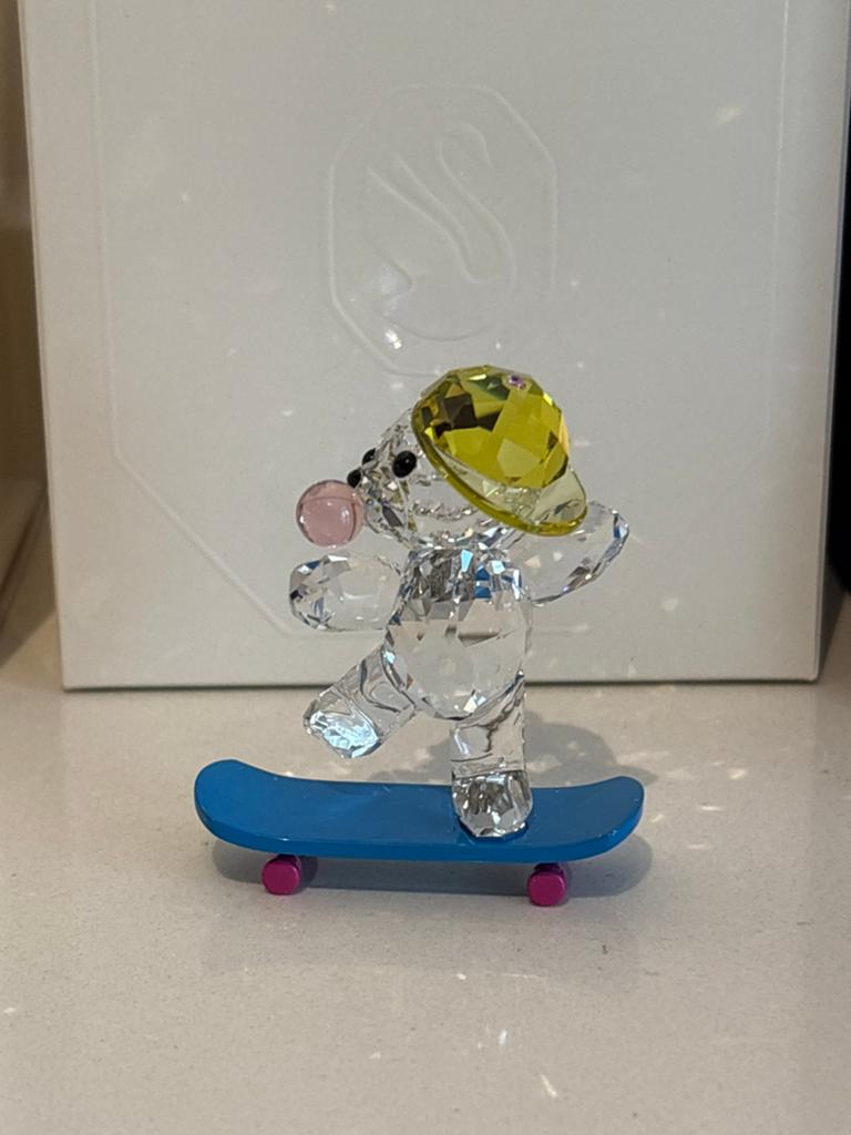 Swarovski kris beer op skateboard, Ophalen of Verzenden, Zo goed als nieuw, Figuurtje