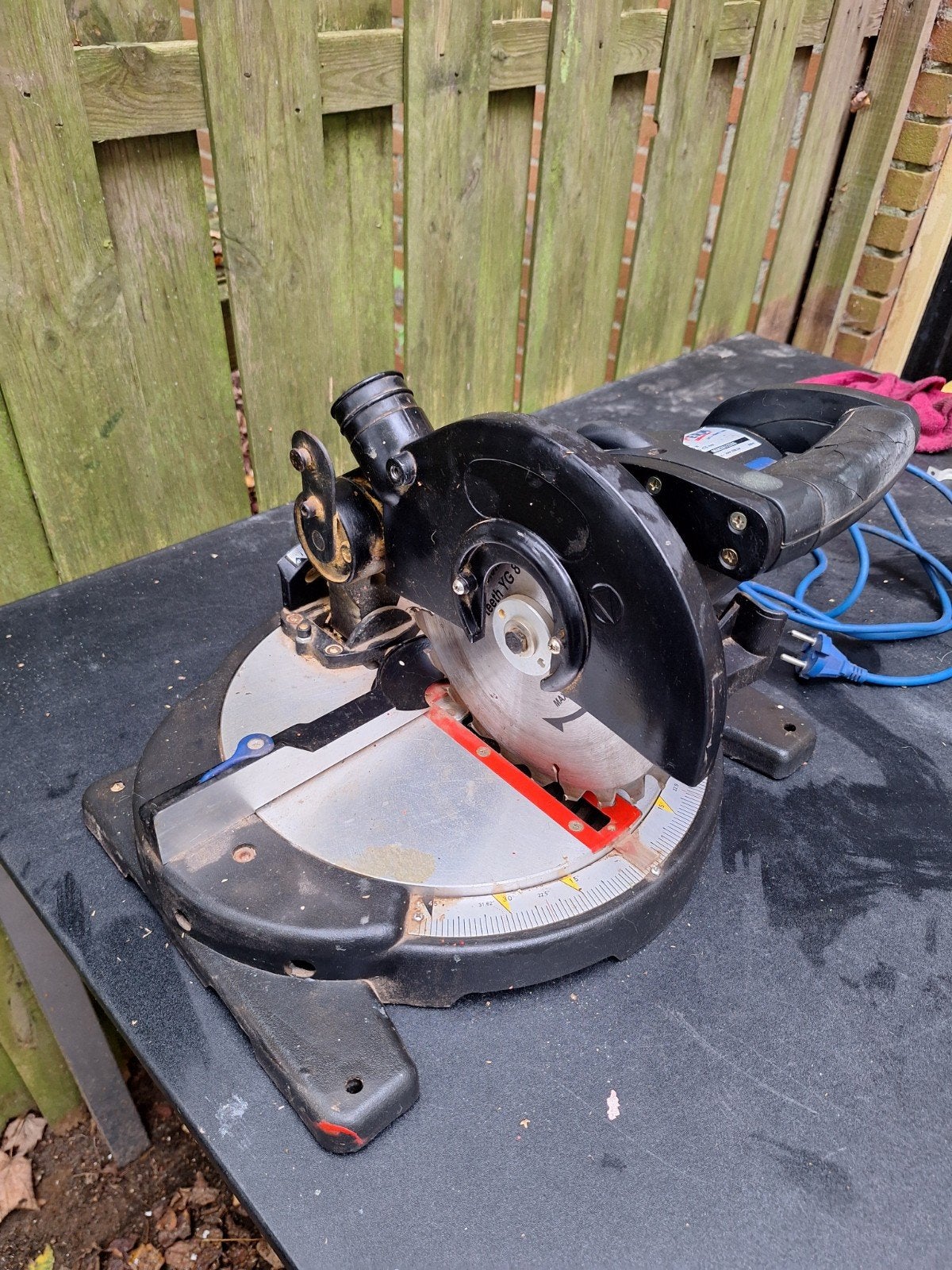 Ferm Afkortzaag FKZ-210N - 1200W, Ophalen, Gebruikt, Ferm, Afkortzaag