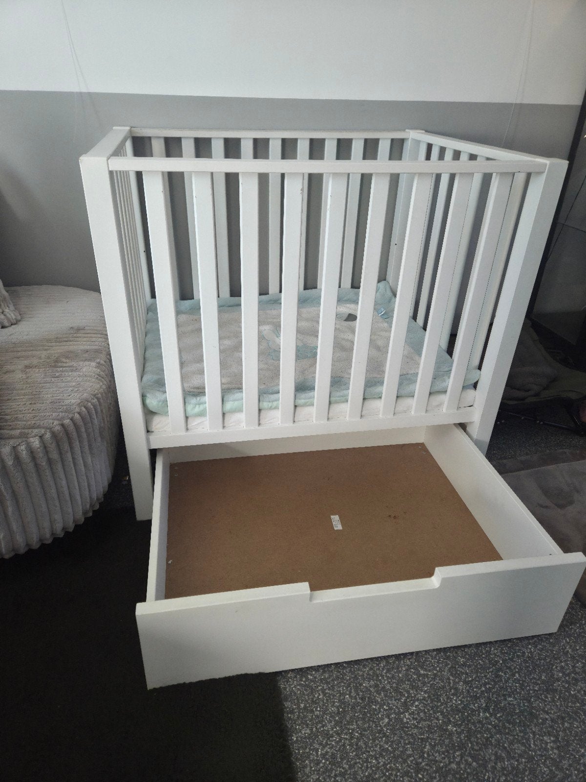 ZSM weg!! Box met lade, hangloose hangmat en muziek mobiel, Ophalen, Gebruikt, Vierkant, Lade
