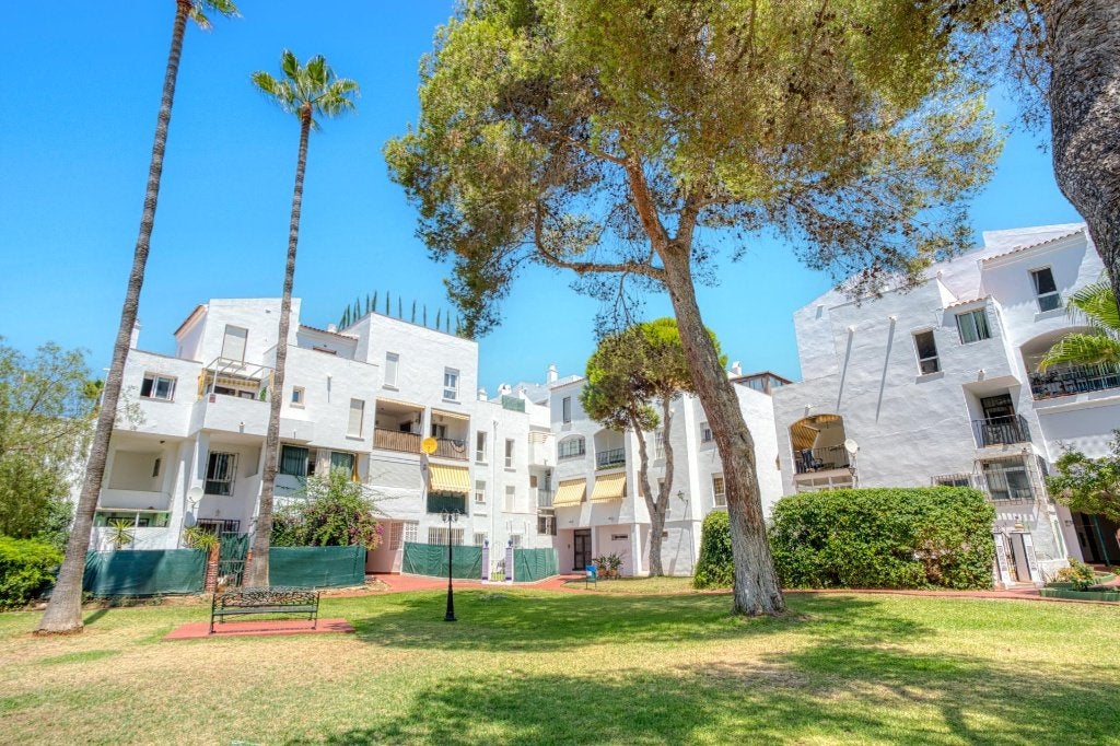 Duplex Penthouse dichtbij zandstrand van Elviria., Huizen en Kamers, 96 m², Spanje, Stad, Appartement