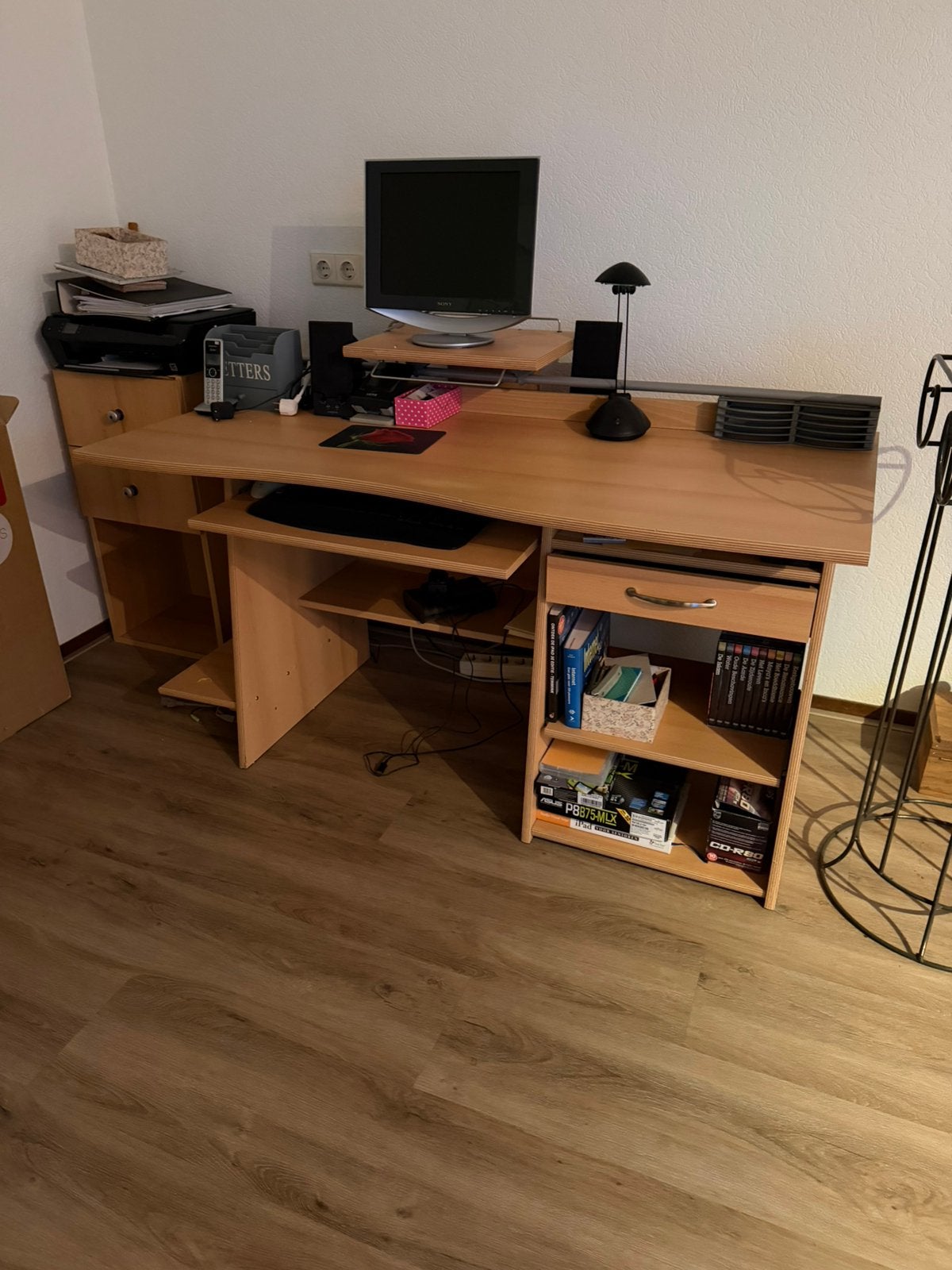 Gratis bureau, Ophalen, Zo goed als nieuw