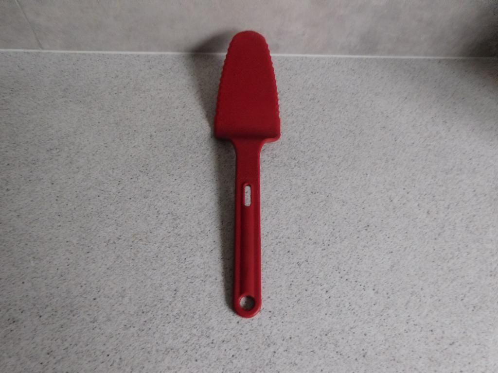 Tupperware Keukenhulpje Taart Mes/Schep Rood, Ophalen of Verzenden, Gebruikt, Rood, Overige typen