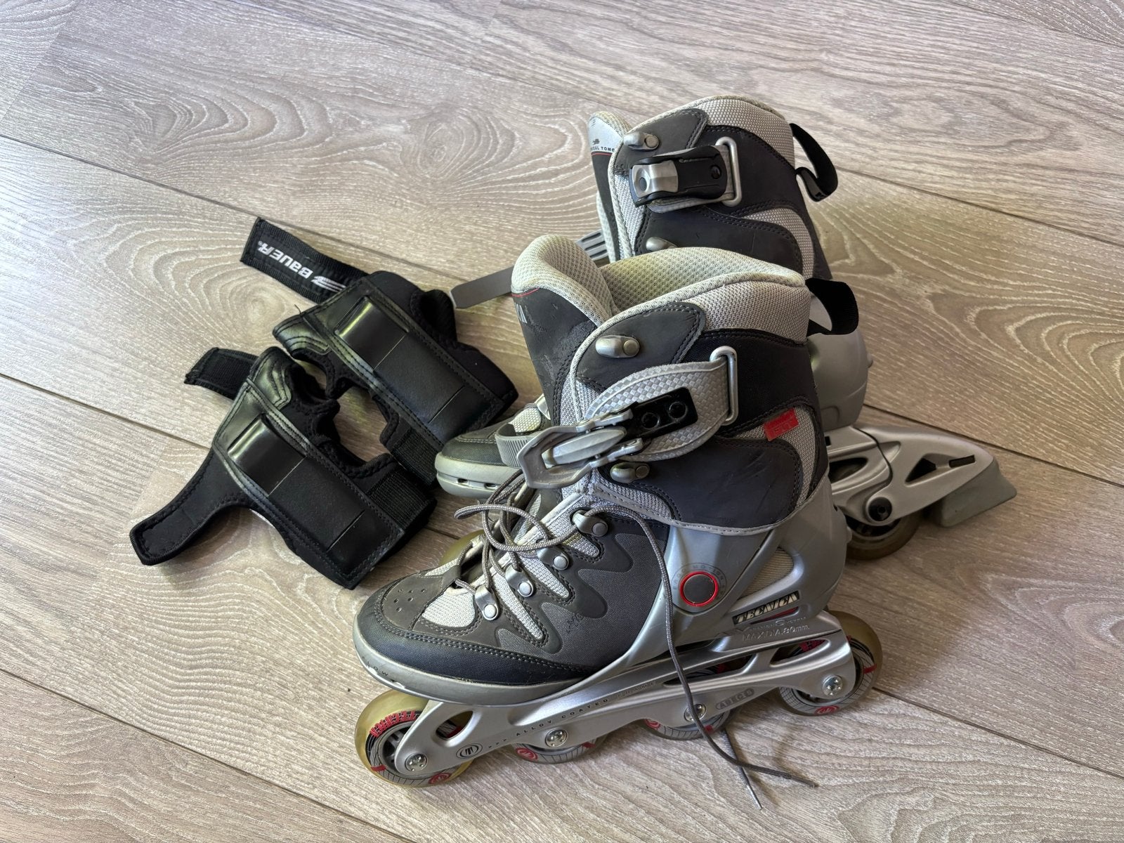 Tecnica skates maat 40.5 met bescherming, Gebruikt, Bauer, Ophalen of Verzenden, Inline skates 4 wielen