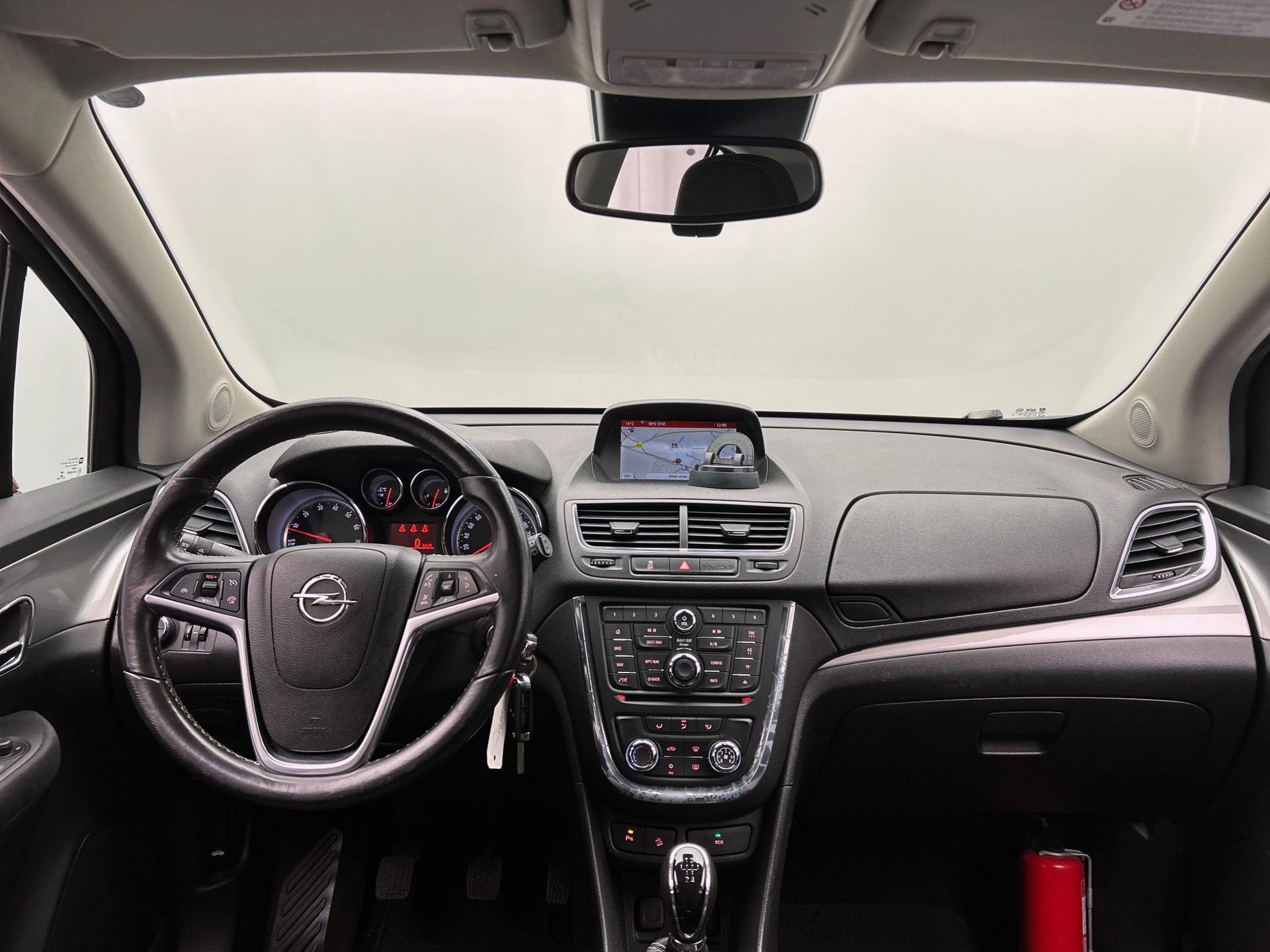 Opel Mokka 1.6 Selection | Trekhaak | Airco | Navigatie | LM, Auto's, Voorwielaandrijving, Euro 5, Gebruikt, Zwart
