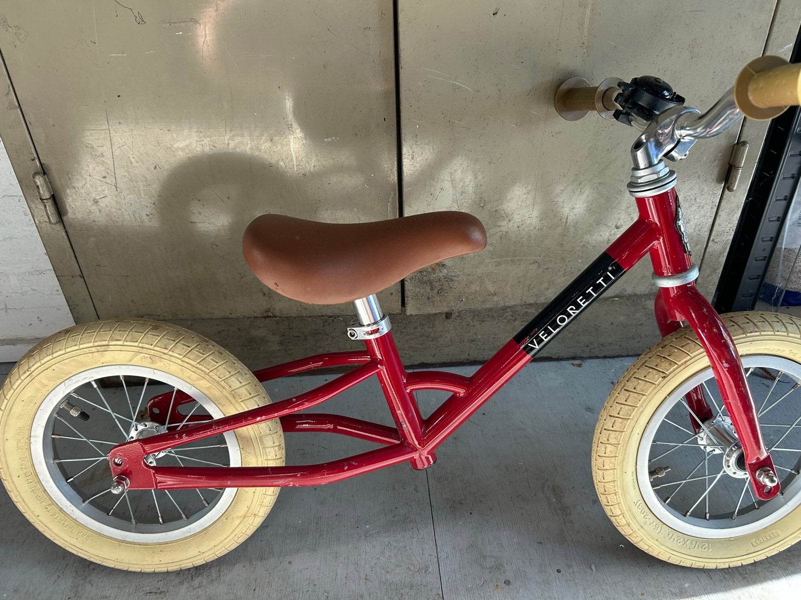 Veloretti loopfiets rood - inclusief set voor 3 wieltjes, Ophalen, Gebruikt, Loopfiets