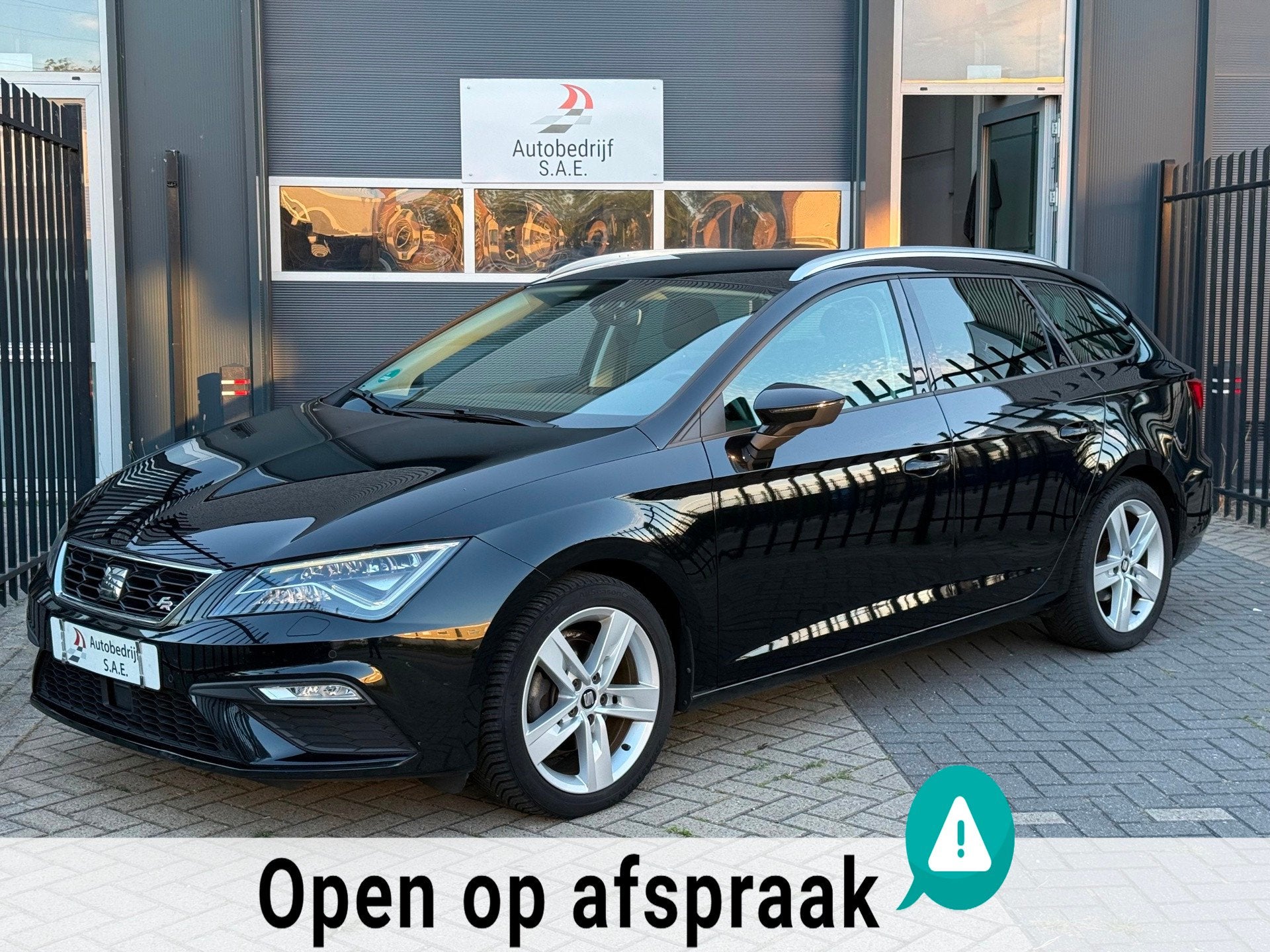 Seat Leon ST 1.5 TSI FR DSG CARPLAY VIRTUAL ACC LED CLIMATE, Euro 6, 4 cilinders, Leon, Zwart