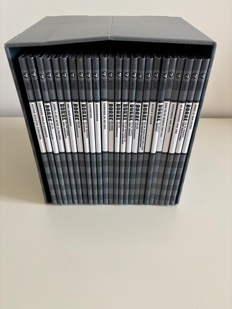 Borre Leesclub Boekenset - Complete Jaargang in Box, Boeken, Ophalen of Verzenden, Zo goed als nieuw, Fictie algemeen