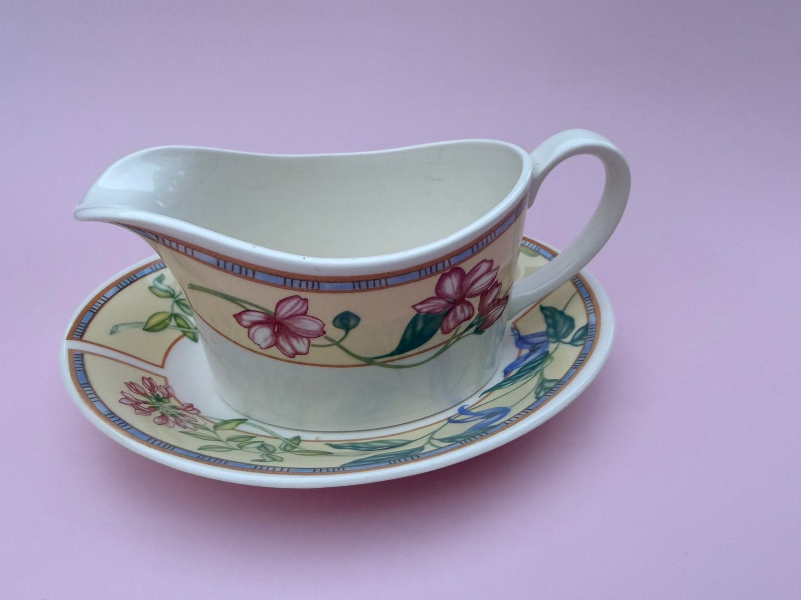 Vintage Johnson Brothers sauskom met schotel – Spring Medley, Ophalen of Verzenden