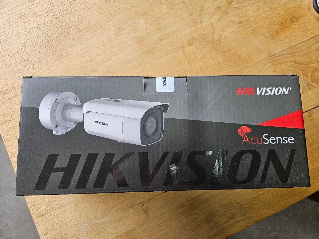2x Hikvision DS-2CD3T86G2-4IS (2.8mm) Nieuw, Ophalen, Nieuw, Buitencamera