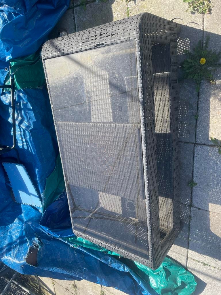 Kleine tuintafel, Dieren en Toebehoren, Knaagdieren en Konijnen | Hokken en Kooien, Kooi, Minder dan 75 cm, Zo goed als nieuw