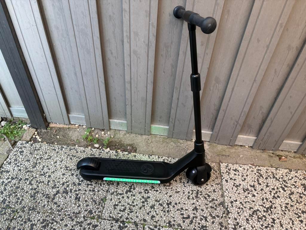 Elektrische kinderstep, Fietsen en Brommers, Steps, Ophalen of Verzenden, Zo goed als nieuw, Elektrische step (E-scooter)
