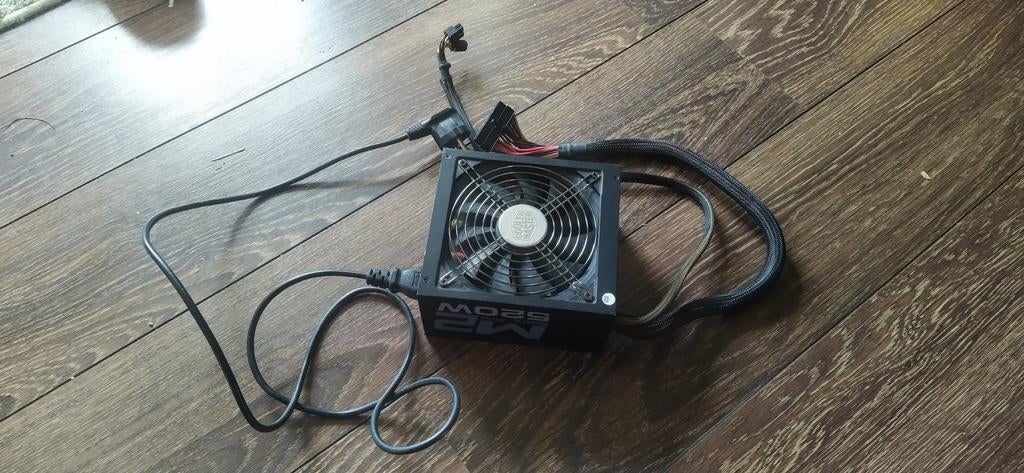 Cooler Master M2 Silent Pro 520W voeding - Uitstekende staat, Ophalen
