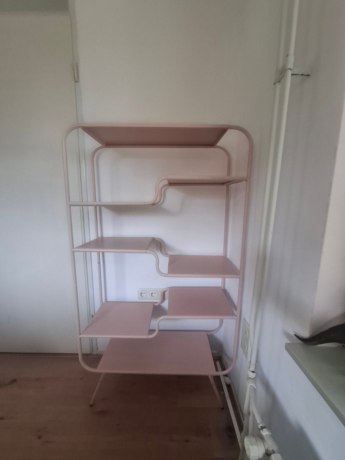 Roze metalen kast kwantum, Ophalen, Met plank(en), Gebruikt, Modern, Speels