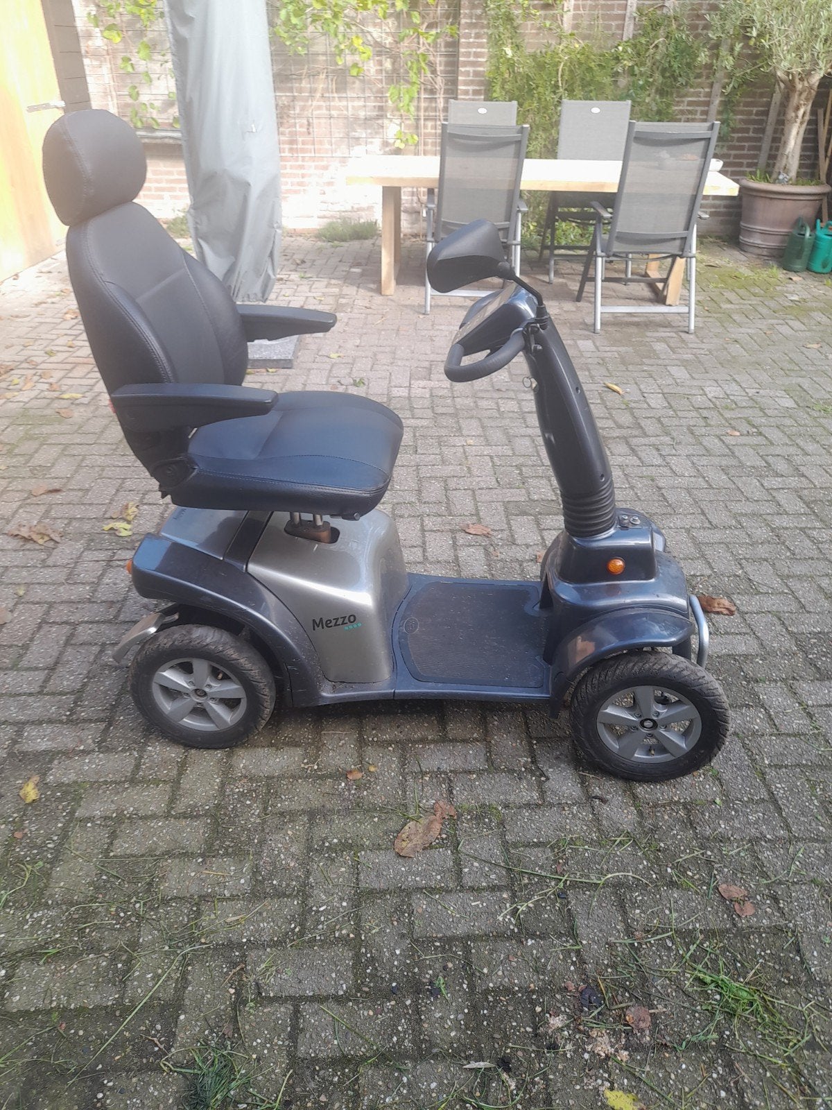 scootmobiel mezzo met nieuwe accu s
zeer mooie Scootmobiel, Overige merken, Gebruikt, Ophalen of Verzenden, 26 t/m 35 km