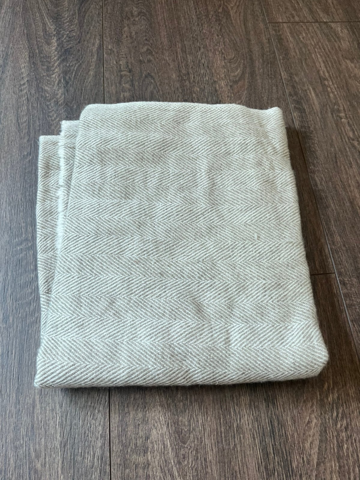 Cashmere sjaal handgemaakt in Nepal, Kleding | Dames, Ophalen of Verzenden, Zo goed als nieuw, Sjaal