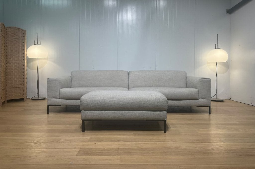 TER STOFFERING Design on Stock Aikon 4-zits + Hocker, 250 tot 300 cm, Gebruikt, 100 tot 125 cm, Www.designplaats.nl