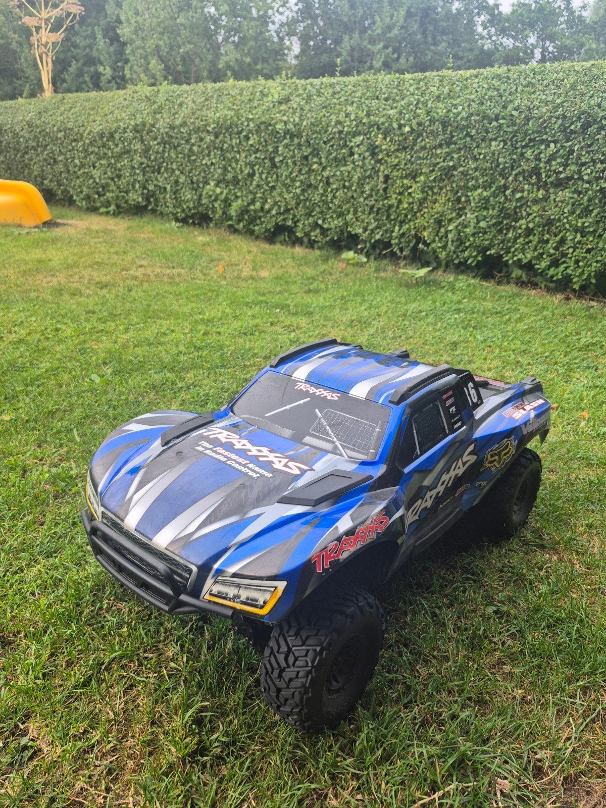 Traxxas Maxx Slash 6s met  zender en doos, Ophalen of Verzenden, Zo goed als nieuw, Auto offroad