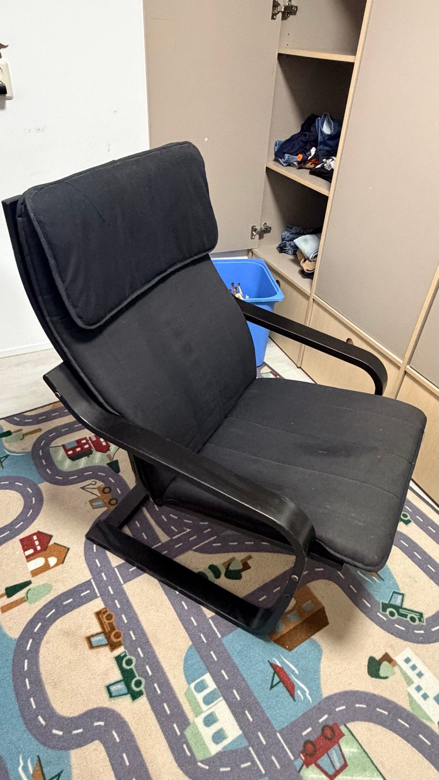Gratis IKEA zwarte stoel - zelf ophalen, Gebruikt, Zwart, Ophalen of Verzenden, Eén