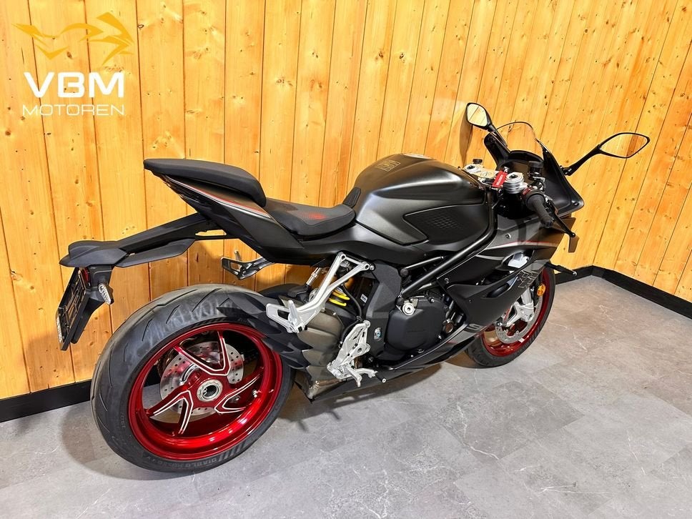 QJMotor SRK 921 RR SRK921RR QJ Motor MV Agusta SRK-921, 4 cilinders, Motorrijbewijs A, Bedrijf, Super Sport