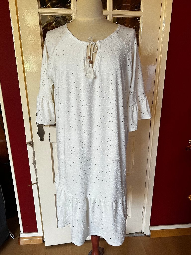 nieuwe vlotte jurk, Maat 38/40 (M), Wit, Nieuw, Ophalen of Verzenden