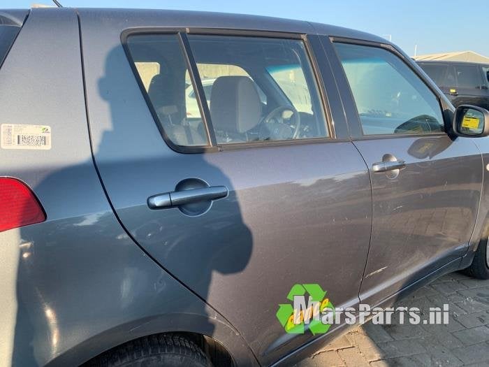 Portier 4Deurs rechts-achter van een Suzuki Swift, Auto-onderdelen, Gebruikt, -, Deur, -