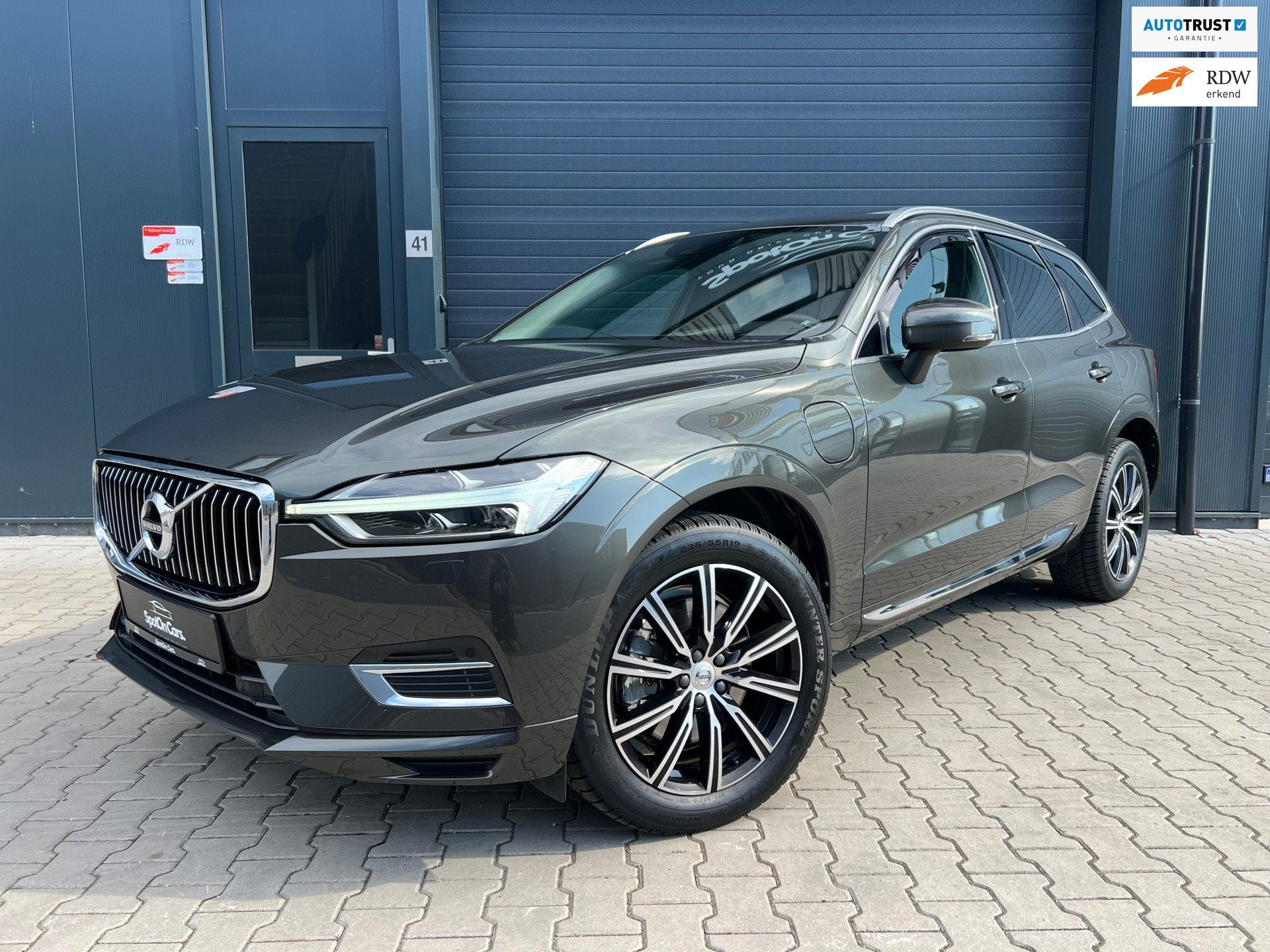 Volvo XC60 2.0 T8 Twin Engine AWD PANO HUD LUCHTVERING MEMOR, Auto's, Volvo, Automaat, Gebruikt, 4 cilinders, 1969 cc