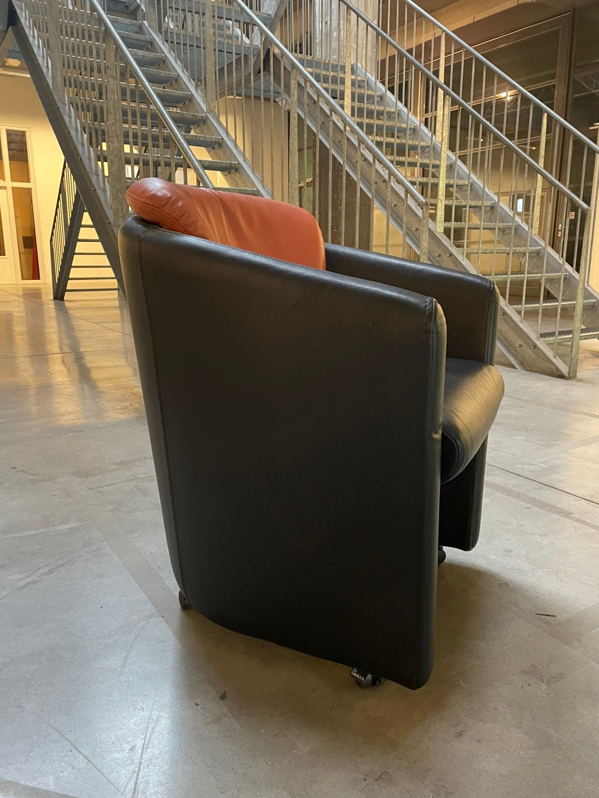 Leolux suva vintage jaren leder leer, Huis en Inrichting, Fauteuils, Ophalen, Minder dan 50 cm, ., Zo goed als nieuw
