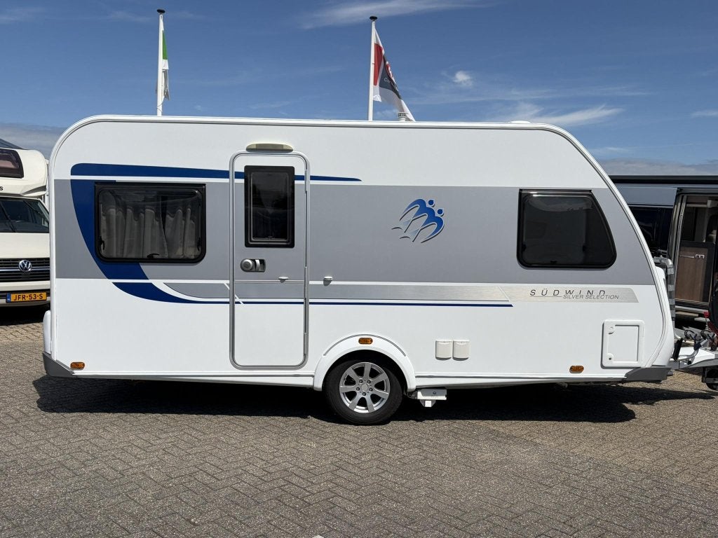 Knaus Sudwind Silver Selection 450 FU LUIFEL/MOVER/FIETSENDR, Caravans en Kamperen, Rondzit, Bedrijf, Overige typen, Tot en met 4